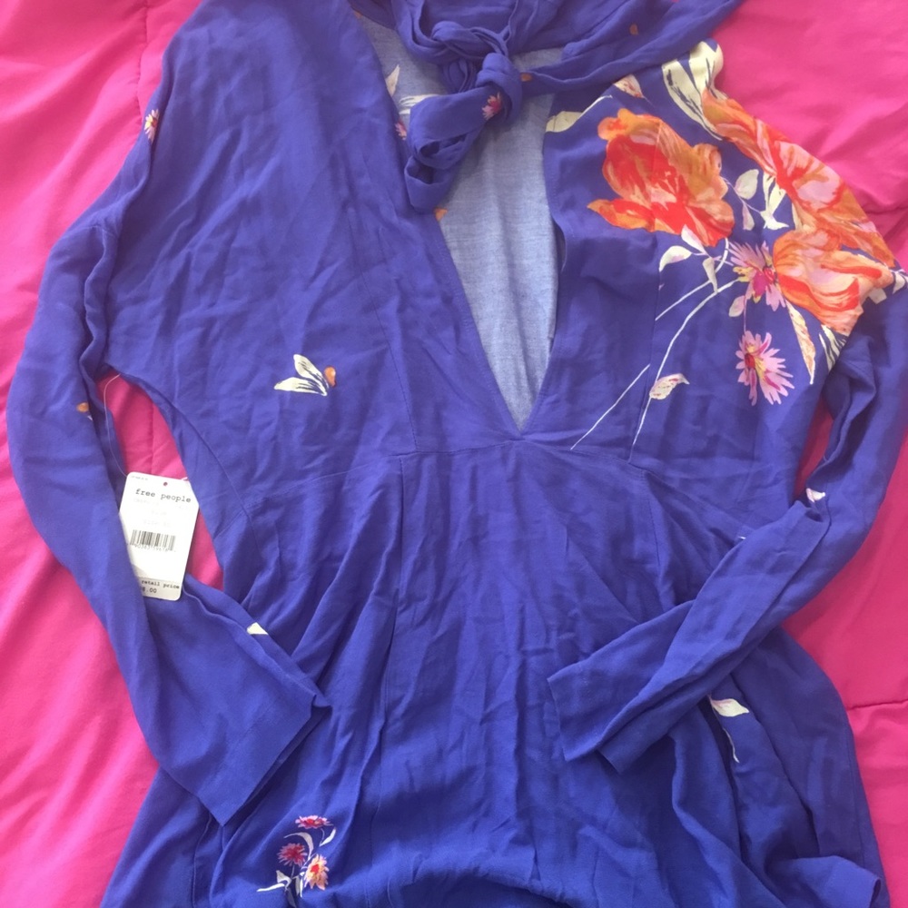 Top - Picture 2 of 4